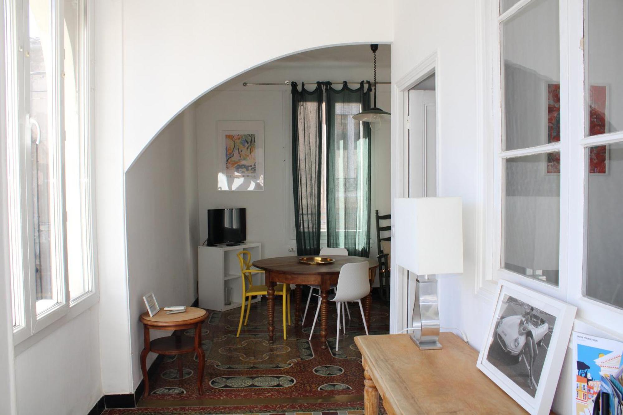 Superbe Appartement Avec Parking Sur Place Nîmes Zewnętrze zdjęcie