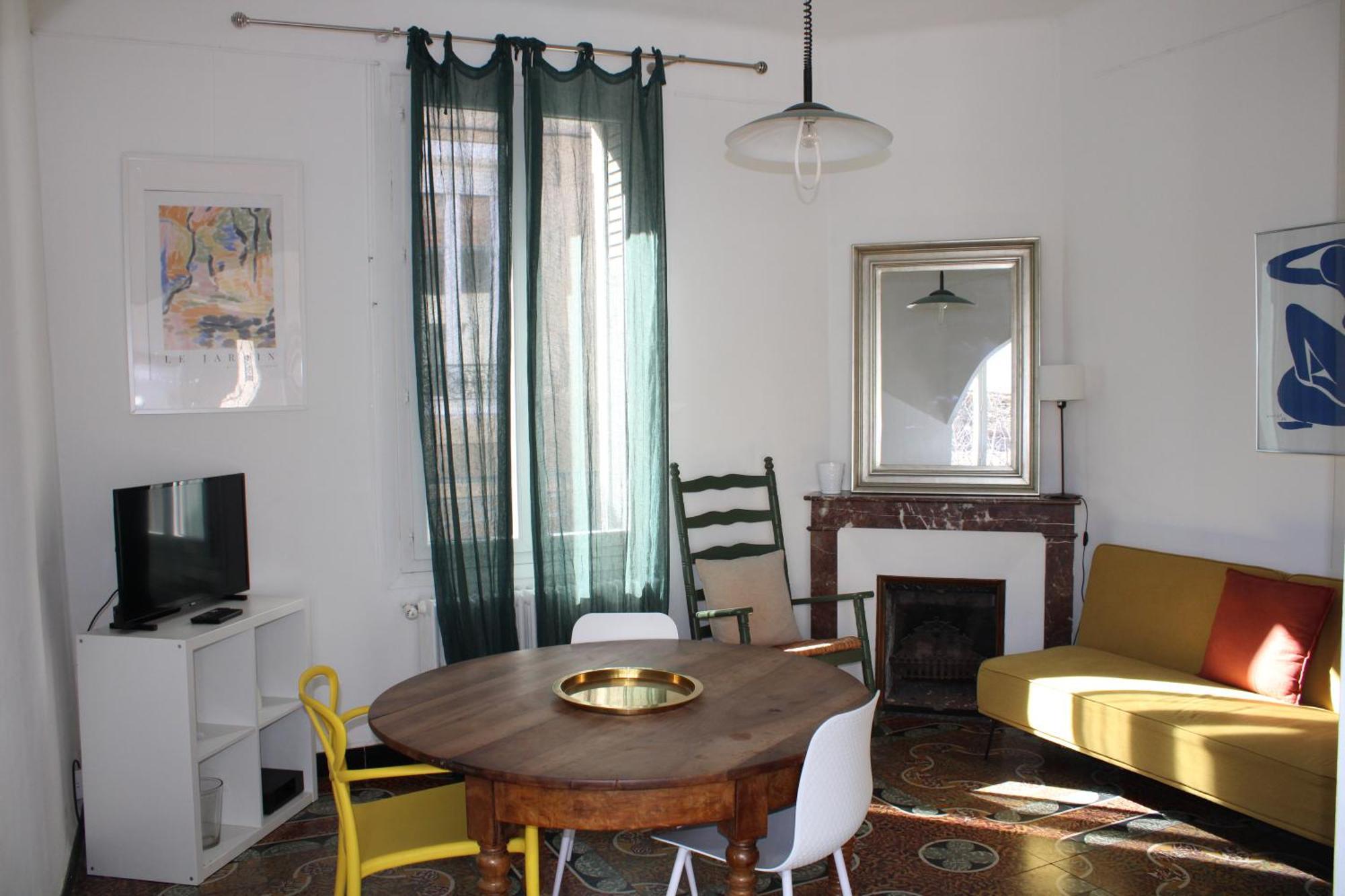 Superbe Appartement Avec Parking Sur Place Nîmes Zewnętrze zdjęcie